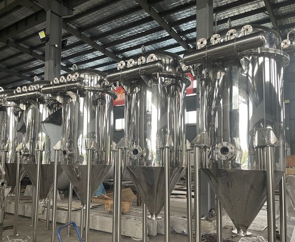 工场革新新选择:小型汲引机成楼层搬运主力